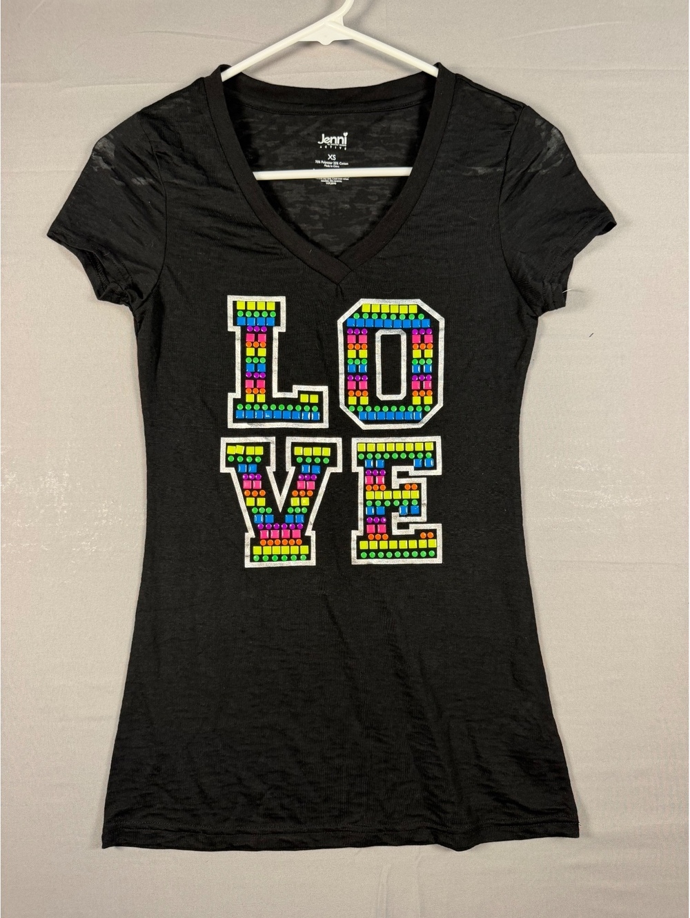 Jenni Active LOVE V-Neck Graphic T-Shirt XS Black Rainbow Studs